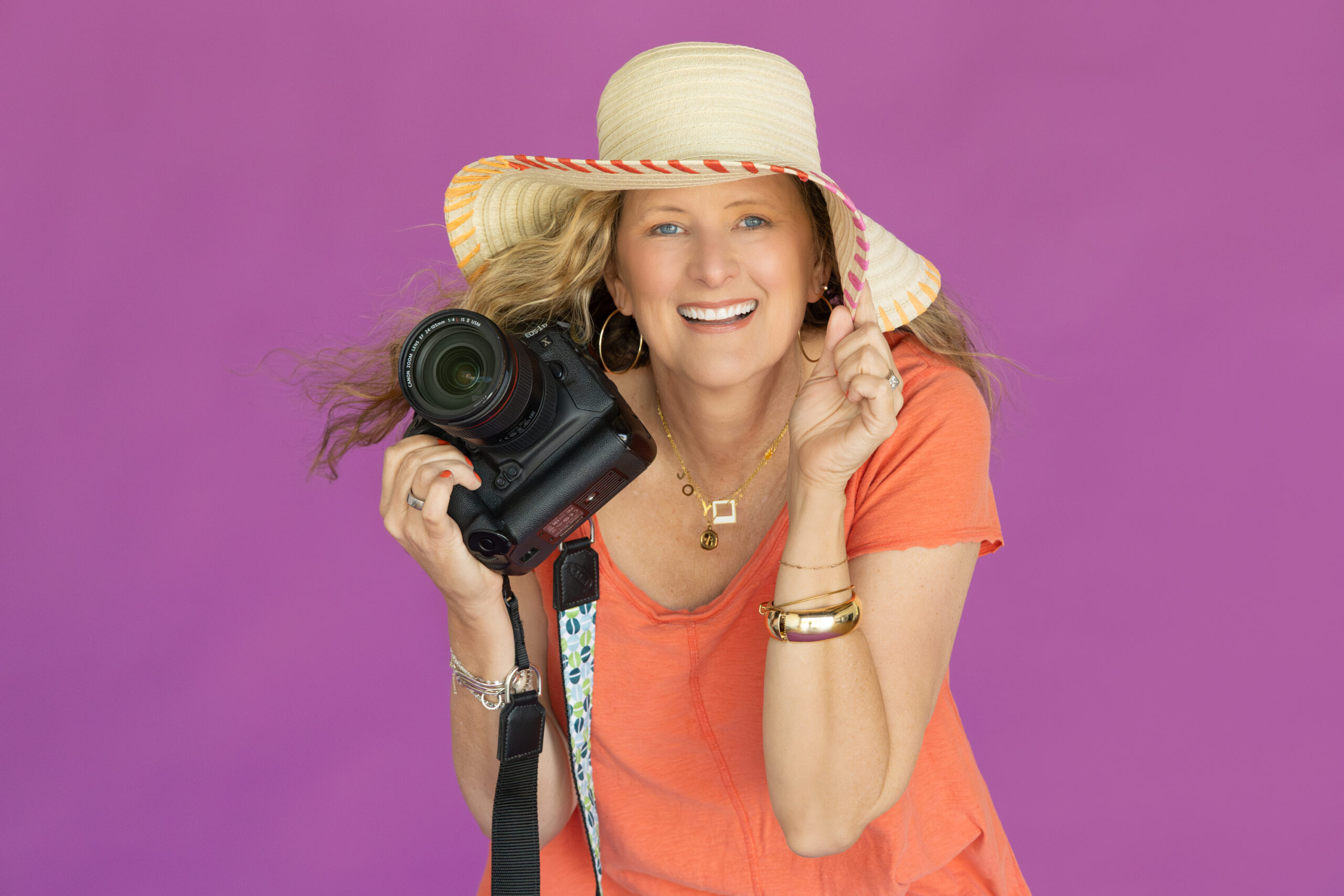 Shot B Sarah Camera Summer ColoredBackdrop