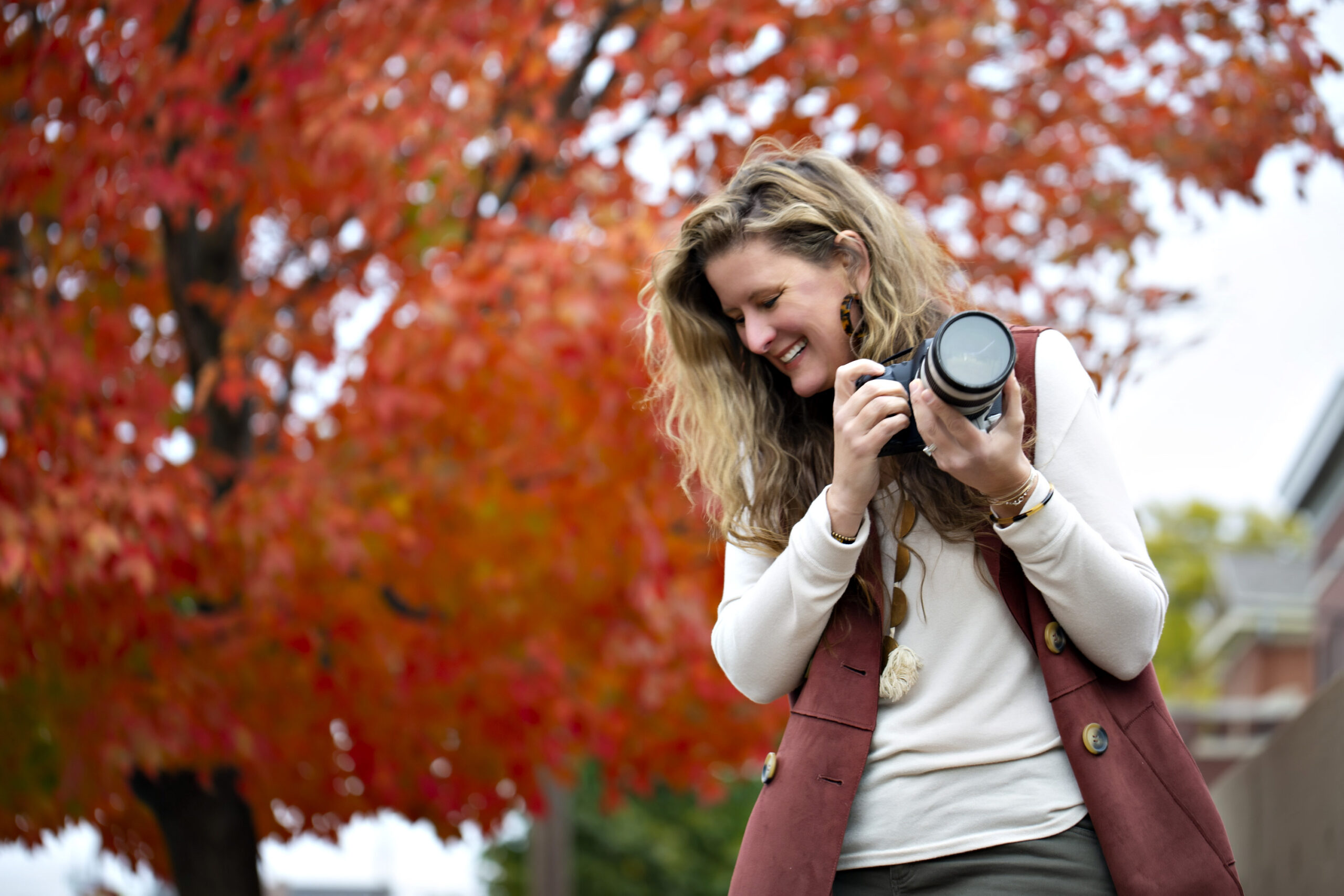 Sarah taking Photo fall ()